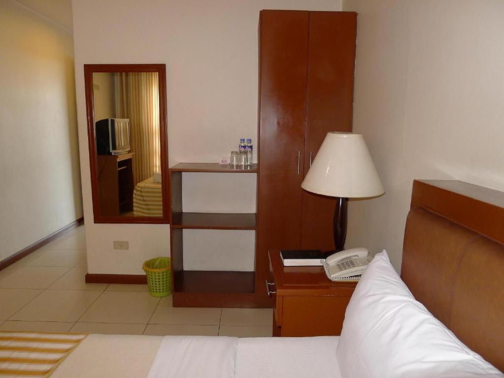 Hotel Cosmopolitan Багио Экстерьер фото