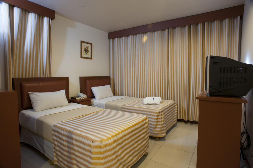 Hotel Cosmopolitan Багио Номер фото
