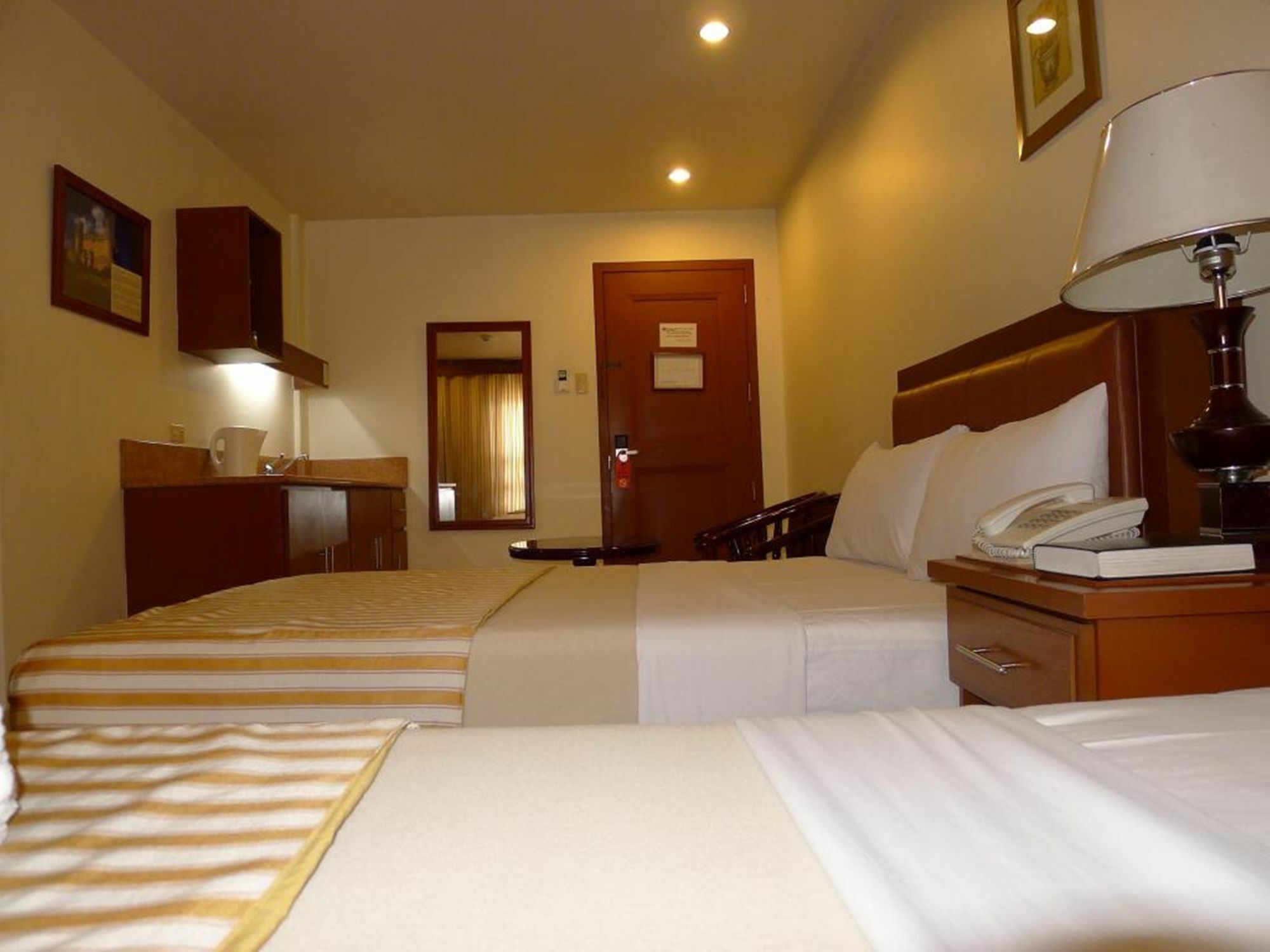 Hotel Cosmopolitan Багио Экстерьер фото